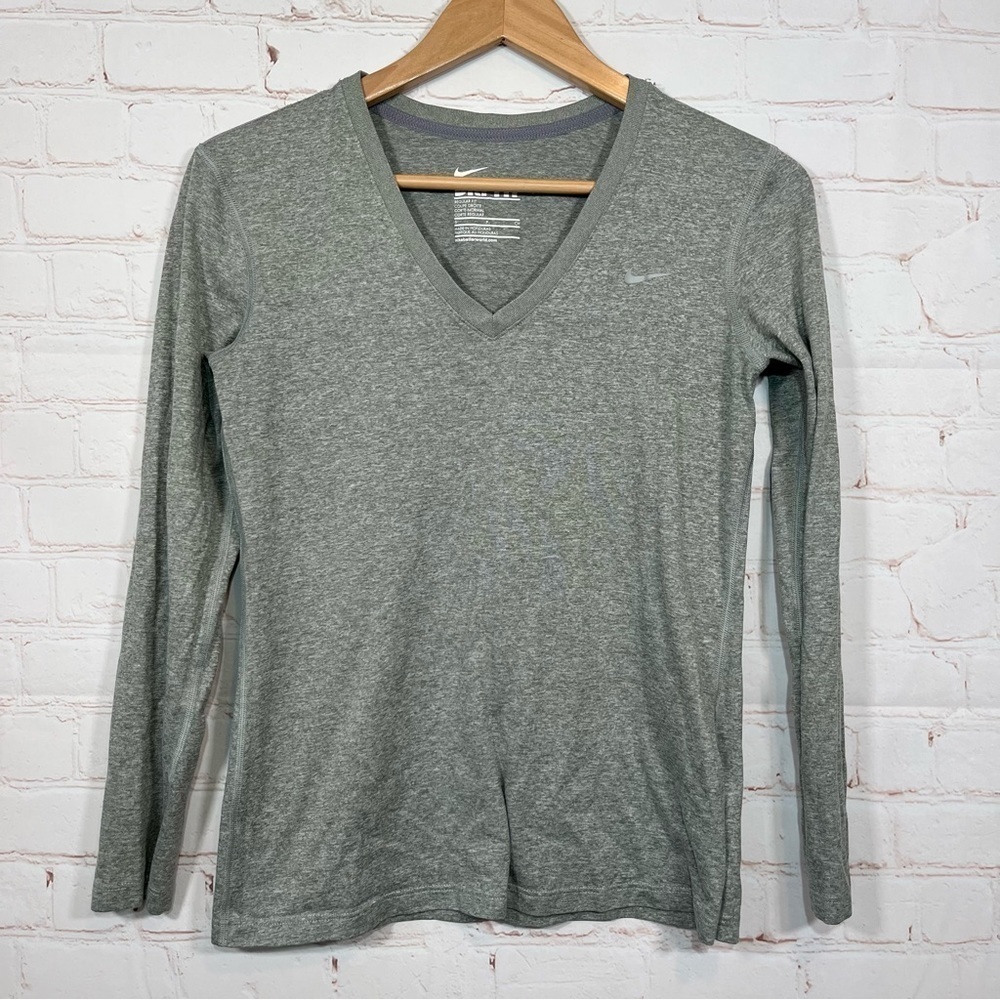 Nike Dri Fit Shirt Womens Small Gray V-Neck Long Sleeve Regular Fit